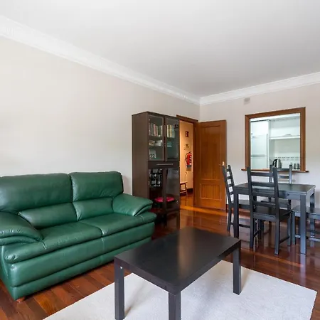 アパート Zubia By People