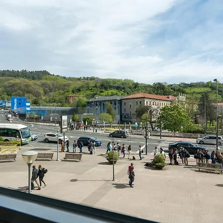 アパート Zubia By People